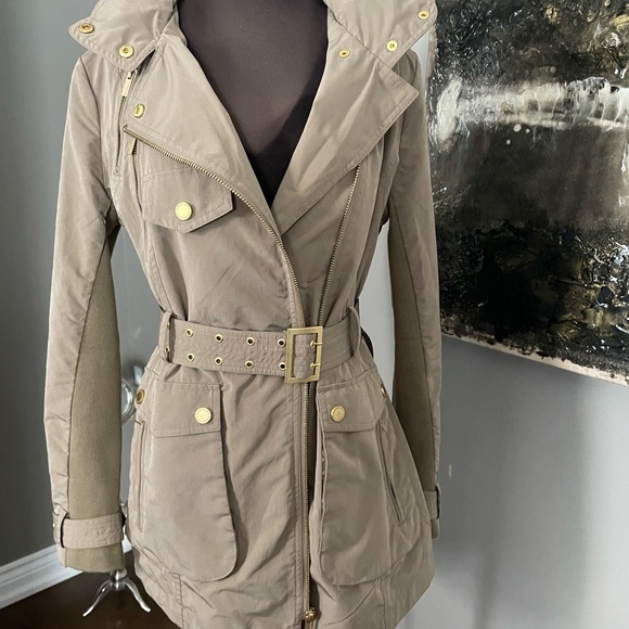 Jackets & Blazers - BCBG TRENCH COAT M